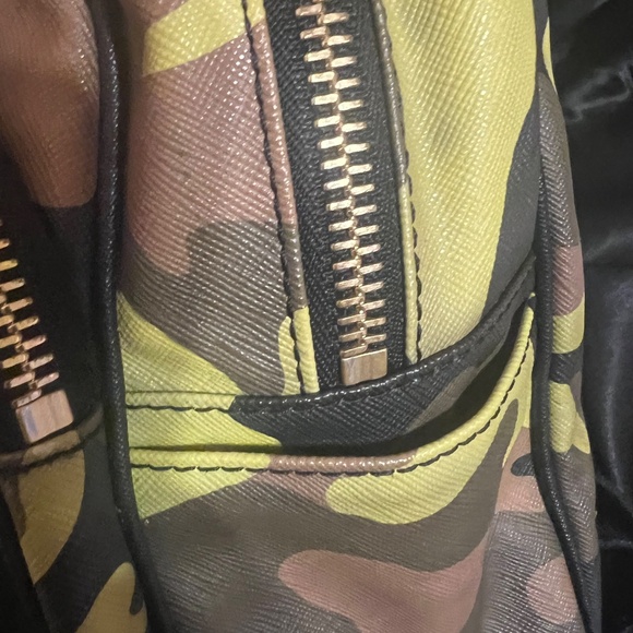 RARE Michael Kors Jet Set Acid Lemon & Green Camo Backpack - Picture 7 of 13
